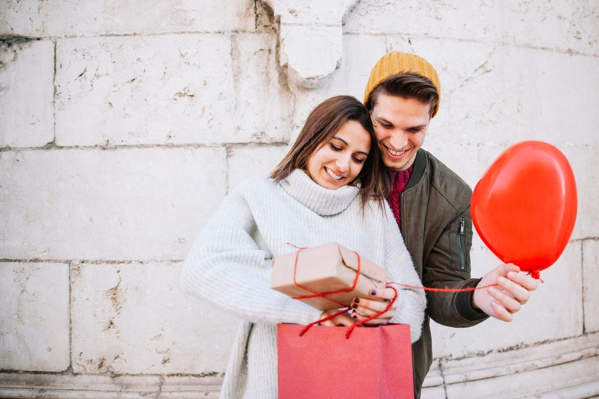 Surprise Your Girlfriend on Valentine's Day - WE PRINT