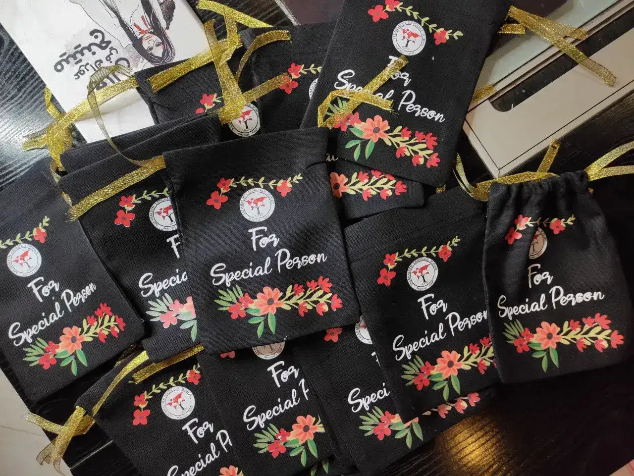 Gift Bag - size 20 cm * 24 cm - Buy 2 get 1 free - WE PRINT