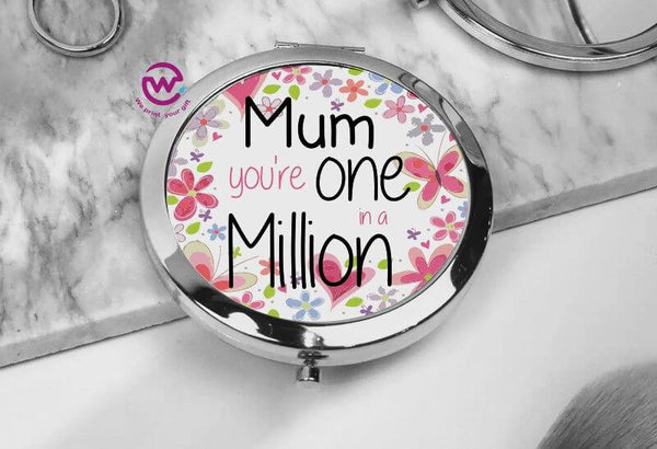 Personalized compact mirror