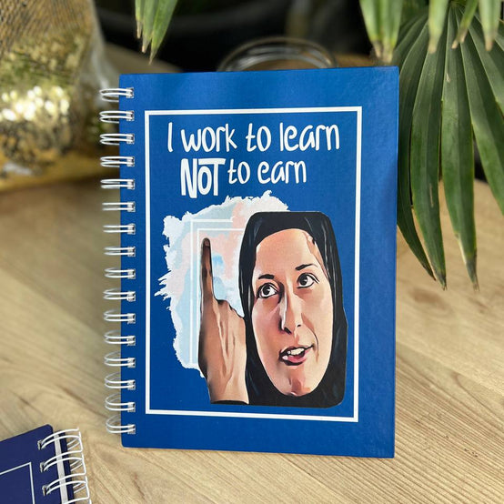 دفتر ملاحظات ذو غلاف مقوى - اشترِ 2 واحصل على 1 مجانًا