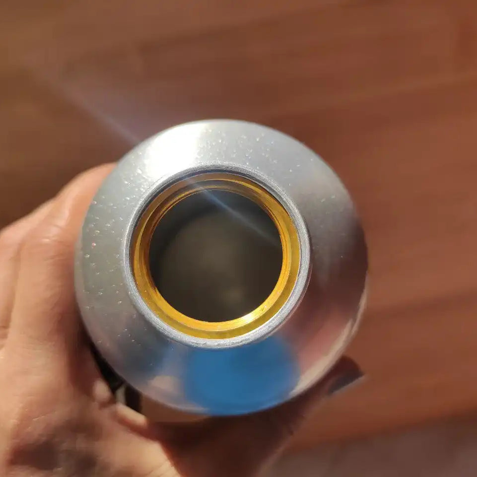 زجاجة مياه ألومنيوم فضية - اشترِ 2 واحصل على 1 مجانًا