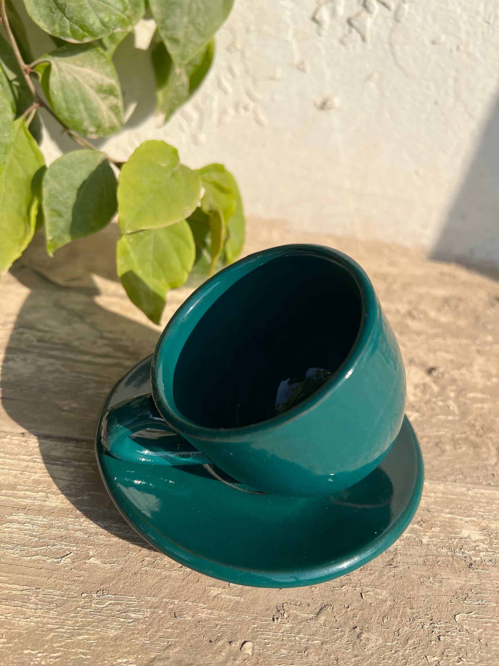 كوب قهوة مصنوع يدويًا من الفخار الأخضر البترولي مع صحن - 200 مل | خيارات التخصيص