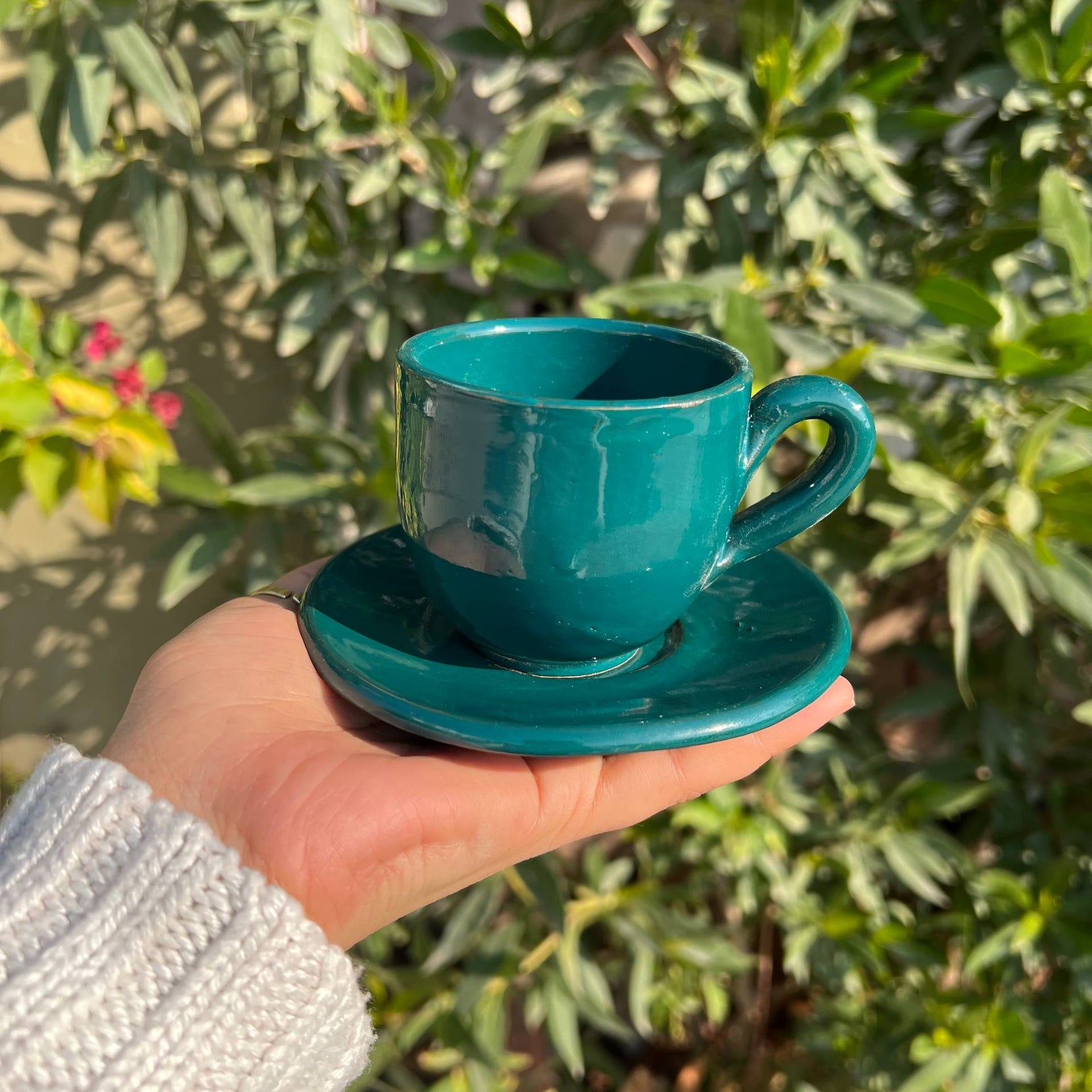 كوب قهوة مصنوع يدويًا من الفخار الأخضر البترولي مع صحن - 200 مل | خيارات التخصيص